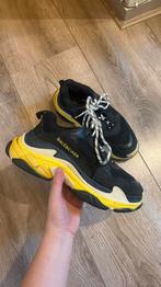Balenciaga triple s geel zwart 38, Kleding | Dames, Schoenen, Ophalen of Verzenden, Zo goed als nieuw, Zwart, Sneakers of Gympen