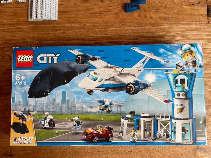 Politiebureau & vliegtuig met parachute!, Kinderen en Baby's, Speelgoed | Duplo en Lego, Zo goed als nieuw, Lego, Complete set