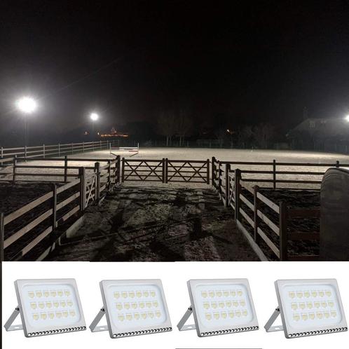 Paardenbak / Rijbak led verlichting set 4 x 100watt nieuw., Tuin en Terras, Schuttingen, Nieuw, Minder dan 3 meter, Ophalen of Verzenden