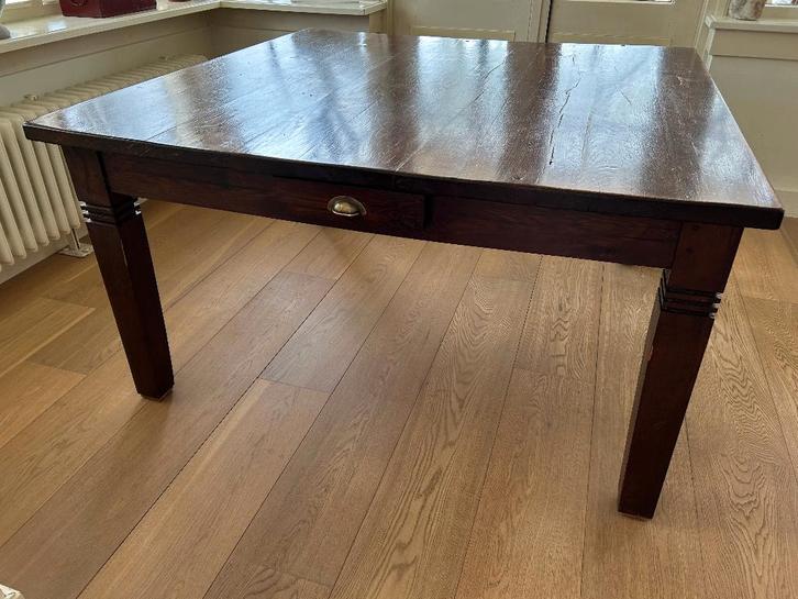 Te koop Vierkante tafel, massief eikenhout. 140 x 140, Antiek en Kunst, Antiek | Meubels | Kasten, Ophalen