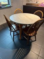 Grenen tafel, vier stoelen. Diameter ca. 1 mtr., Ophalen, Gebruikt