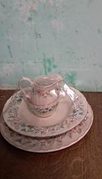 Servies in pastel kleuren, Huis en Inrichting, Keuken | Servies, Ophalen, Gebruikt, Keramiek, Bord(en)