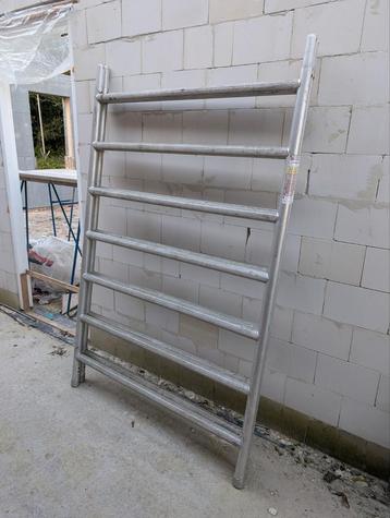 Euroscaffold rolsteiger 2 stuks opbouwframe 135-28-7 beschikbaar voor biedingen