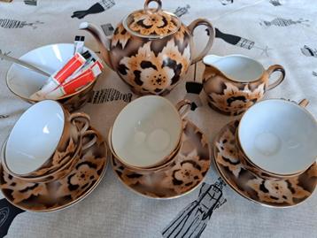Thee servies (vintage) 6 persoons merk Victoria  beschikbaar voor biedingen