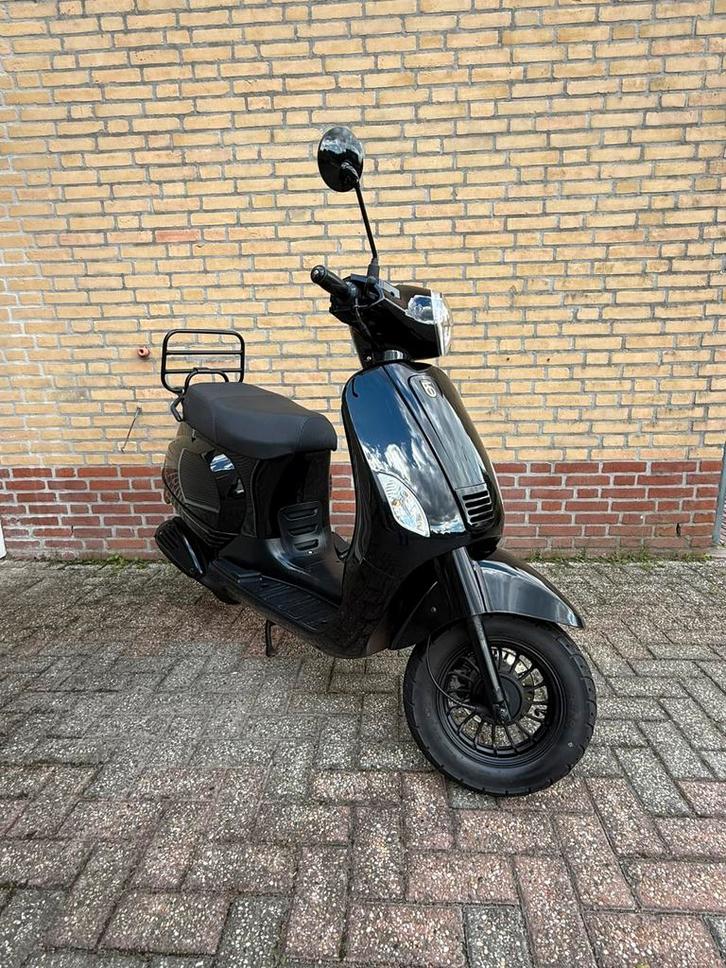 Vlotte BTC Riva snorscooter - 1e eigenaar - Nette staat, Fietsen en Brommers, Scooters | Overige merken, Zo goed als nieuw, Maximaal 45 km/u