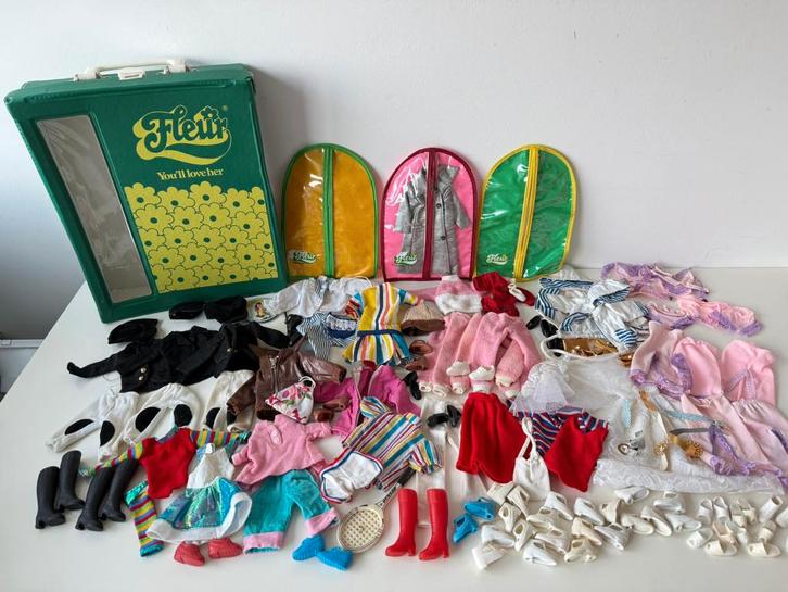 Partij, heel veel kleding pop Fleur / Otto Simon / jaren '80, Verzamelen, Poppen, Gebruikt, Kleertjes, Ophalen of Verzenden