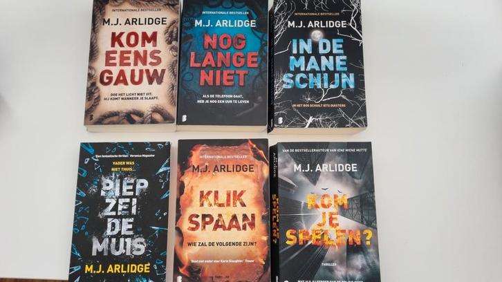 M.J. Arlidge (12 titels), Boeken, Thrillers, Zo goed als nieuw, Ophalen of Verzenden