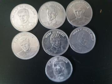 7 Shell munten met afbeelding van voetballers uit 1970  beschikbaar voor biedingen