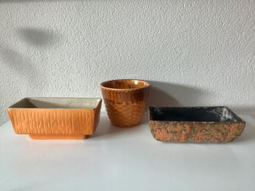RETRO AARDEWERK BLOEMPOTTEN beschikbaar voor biedingen