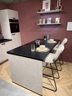 Nobilia showroomkeuken met Bora, Overige typen, Ophalen of Verzenden, Zo goed als nieuw, Crème