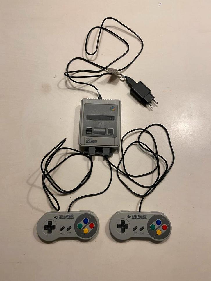 Super Nintendo Entertainment System (SNES), Spelcomputers en Games, Spelcomputers | Nintendo Super NES, Gebruikt, Met 2 controllers