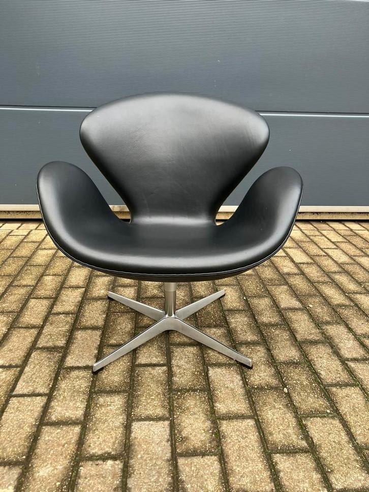 Originele zwart lederen Fritz Hansen Swan chair Topstaat!, Huis en Inrichting, Fauteuils, Ophalen of Verzenden