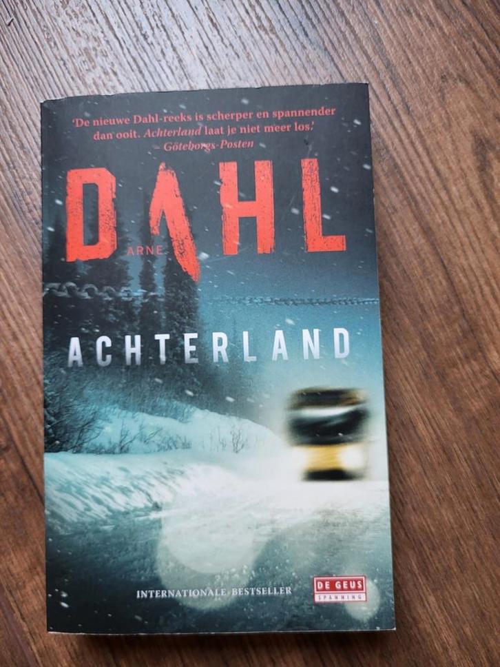 Arne Dahl - Achterland, Boeken, Thrillers, Zo goed als nieuw, Scandinavië, Ophalen of Verzenden