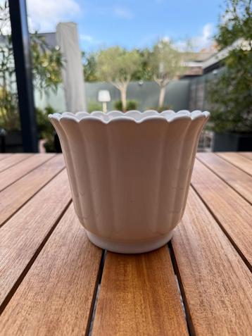 Bloempot geribbeld wit 15cm - Oud Delft w 125/2 beschikbaar voor biedingen