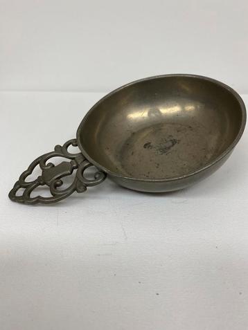 Tin beschikbaar voor biedingen