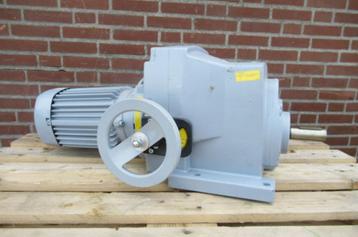 Variabel toerental 124 RPM to 620 RPM 4 KW Asmaat 32 mm.  beschikbaar voor biedingen