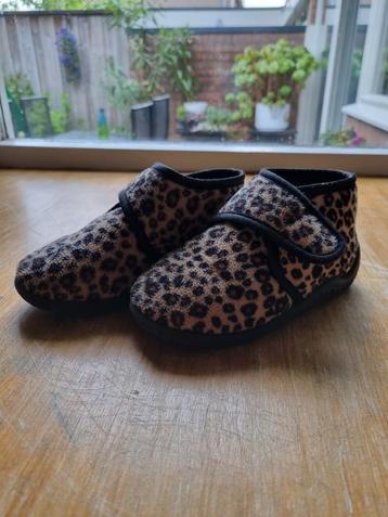 Panter pantoffels maat 27 beschikbaar voor biedingen