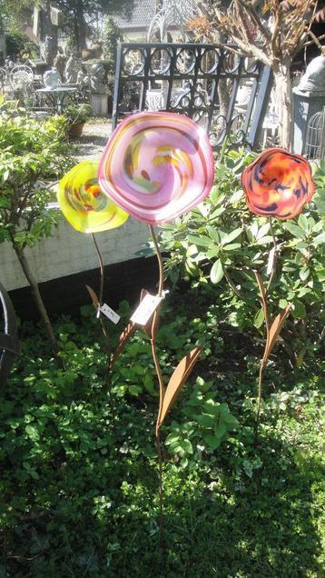 tuinstekers bloem van glas beschikbaar voor biedingen