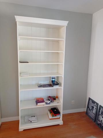 Zeer nette Ikea Boekenkast(en) beschikbaar voor biedingen