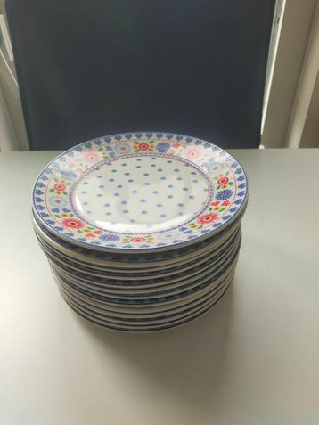 Kakelbont gebaksbordjes beschikbaar voor biedingen