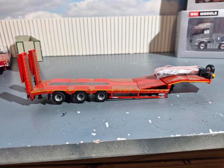 Semi dieplader met oprijplanken imc past op wsi, Hobby en Vrije tijd, Modelauto's | 1:50, Nieuw, Bus of Vrachtwagen, Wsi, Ophalen of Verzenden