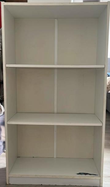 Boekenkastje Ikea 60x25x108 cm Gratis 