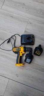 DeWalt DC743 Schroefmachine met Lader en Batterijen, Doe-het-zelf en Verbouw, Gereedschap | Boormachines, Gebruikt, Variabele snelheid