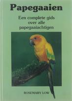 Papegaaien - Rosemary Low, Boeken, Hobby en Vrije tijd, Ophalen of Verzenden, Zo goed als nieuw