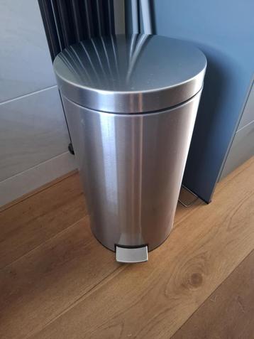 Brabantia Prullenbak met pedaal 60l Rvs Fingerprintproof beschikbaar voor biedingen