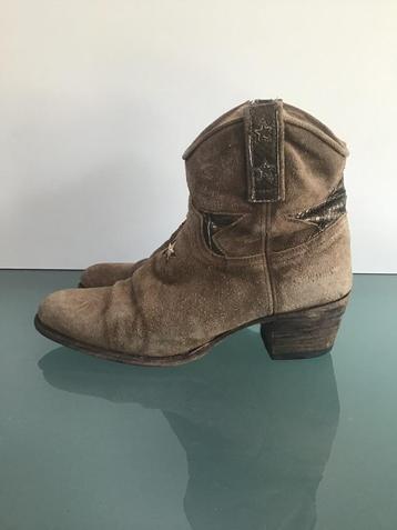 GRATIS VERZENDEN | SENDRA suede bruine laarzen 40 beschikbaar voor biedingen