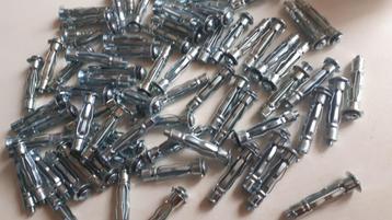 60 stuks nieuwe fischer metalen hollewandpluggen met schroef beschikbaar voor biedingen