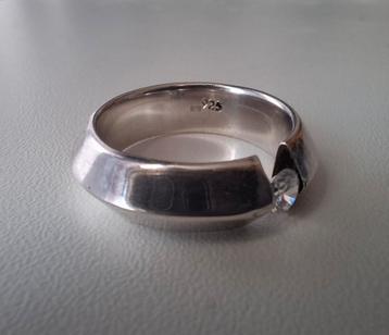 Zilveren design ring, nieuw beschikbaar voor biedingen