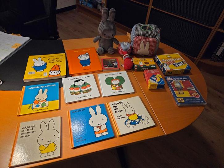 Nijntje Speelgoed en nijntje en dick bruna boekjes, Boeken, Kinderboeken | Baby's en Peuters, Ophalen of Verzenden