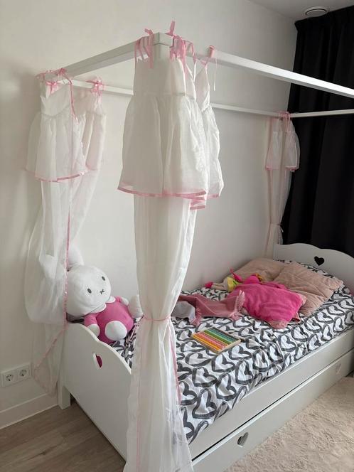 Vipack Amori Hemelbed 90x200 – Incl. Nachtkastje & Gordijnen, Kinderen en Baby's, Kinderkamer | Bedden, 180 cm of meer, 85 tot 100 cm
