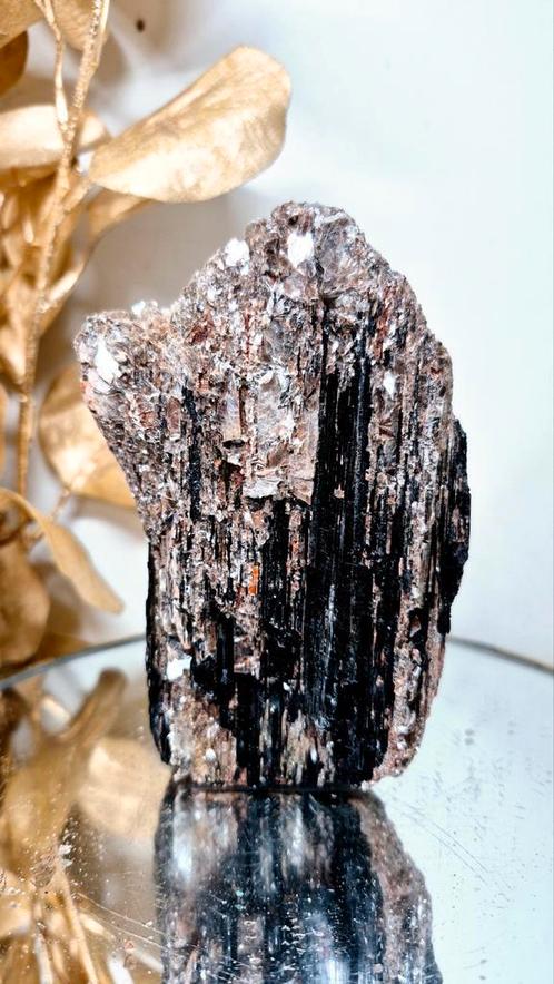 Zwarte Toermalijn met Mica, Verzamelen, Mineralen en Fossielen, Mineraal, Verzenden