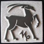 Vintage Westraven reliëf wandtegel Sterrenbeeld Steenbok, Antiek en Kunst, Ophalen of Verzenden