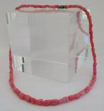 K5-A- Koraal Ketting -Tulp-Donker- 41½ cm. eind jaren '70, Verzenden, Nieuw, Roze, Steen of Mineraal