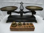 Gietijzeren Franse weegschaal met messing weegschalen | zgan, Antiek en Kunst, Antiek | Gereedschap en Instrumenten, Ophalen of Verzenden