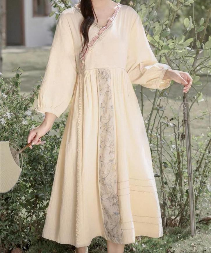 Chinese Jurk - Nieuwstaat!, Kleding | Dames, Jurken, Zo goed als nieuw, Maat 36 (S), Beige, Onder de knie, Ophalen