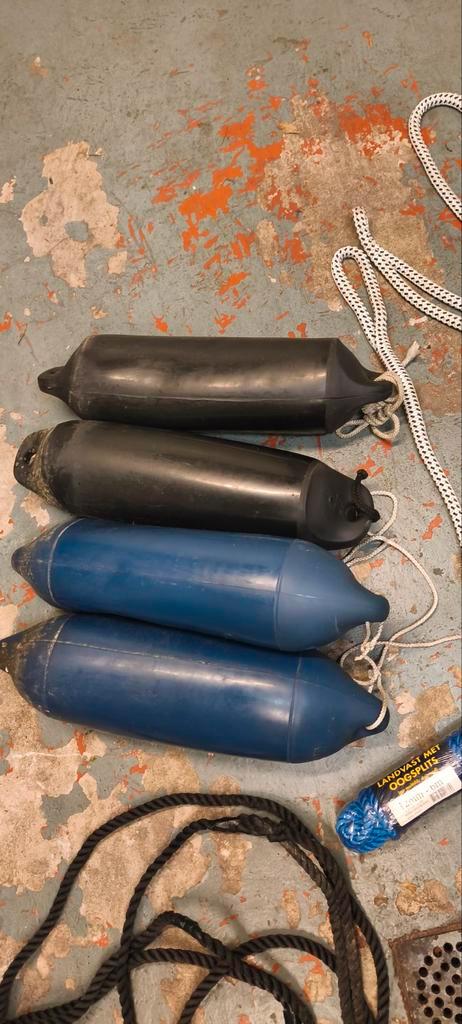 4 stootwillen fenders 15x60 en landvasten, Watersport en Boten, Accessoires en Onderhoud, Lijn of Blok, Ophalen