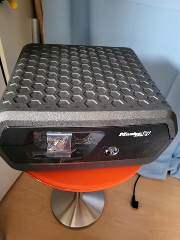Masterlock brandwerende koffer beschikbaar voor biedingen
