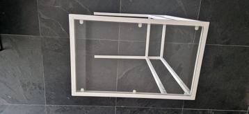 Bijzettafel wit. beschikbaar voor biedingen