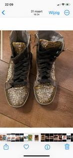 Mooie gouden sneakers maat 38 leer, Kleding | Dames, Schoenen, Ophalen of Verzenden, Zo goed als nieuw