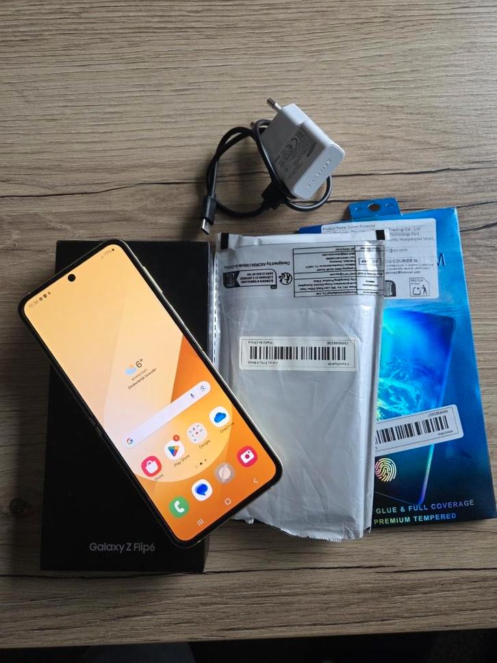Samsung galaxy Z Flip 6 256gb in perfecte staat, Telecommunicatie, Mobiele telefoons | Samsung, Zo goed als nieuw, Galaxy Z Flip