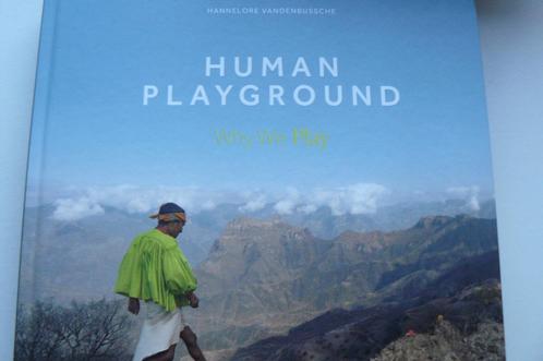 HANNELORE VANDENBUSSCHE / Human Playground / Why We Play, Boeken, Kunst en Cultuur | Fotografie en Design, Zo goed als nieuw, Verzenden