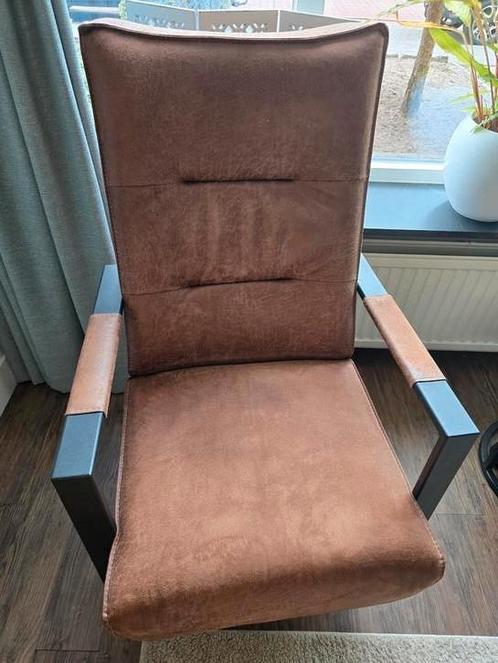 Draai fauteuil, Huis en Inrichting, Fauteuils, Zo goed als nieuw, Leer, 50 tot 75 cm, Minder dan 75 cm, Ophalen