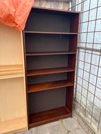Bruine Boekenkast - Stichting Mercy, Ophalen, Met plank(en), Gebruikt, 50 tot 100 cm