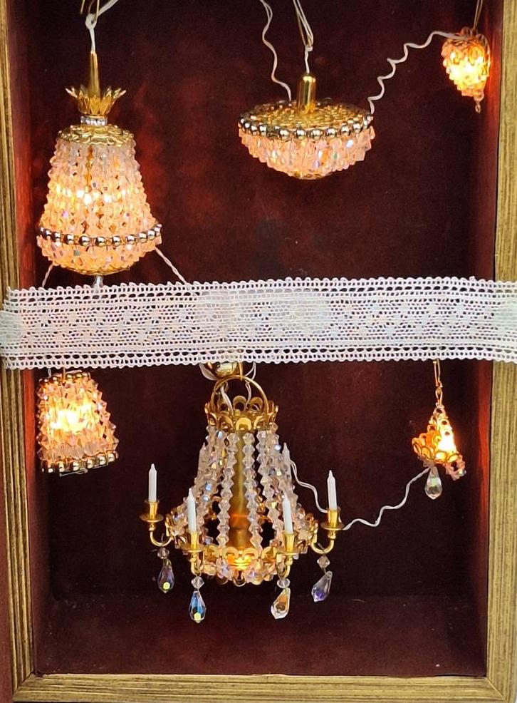 Zes Swarovski lampen voor poppenhuis prijs: zie beschrijving, Verzamelen, Poppenhuizen en Toebehoren, Zo goed als nieuw, Poppenhuis