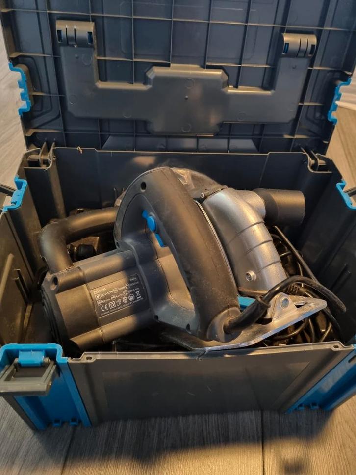 Gamma Cirkelzaag + Koffer + Extra Zaagblad, Doe-het-zelf en Verbouw, Gereedschap | Zaagmachines, Gebruikt, Cirkelzaag, 1200 watt of meer