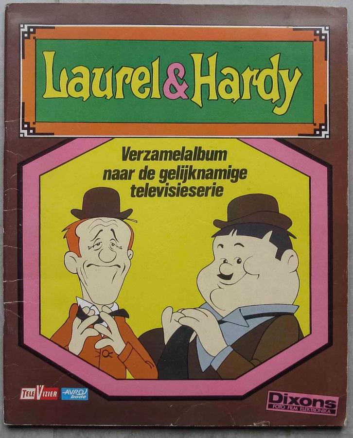 Stan Laurel & Oliver Hardy stripboek/plakboek Dixons 1981, Boeken, Stripboeken, Gelezen, Eén stripboek, Ophalen of Verzenden